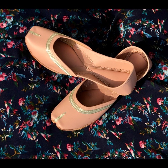 Meher Flat Shoes - Picture 4 of 4